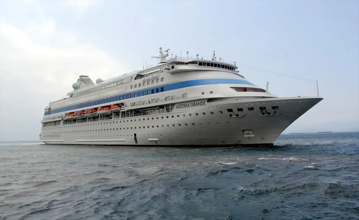 Panama bandıralı kruvaziyer Sinop'a geldi