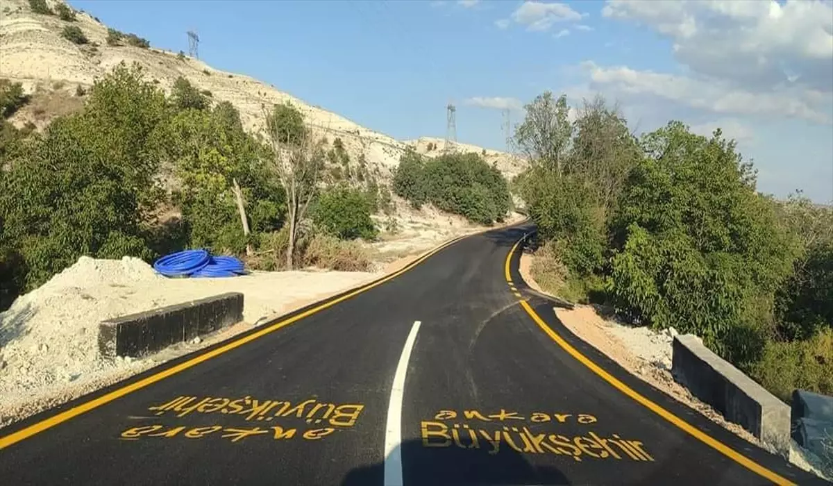 Beypazarı ilçesinde yol çalışmaları devam ediyor