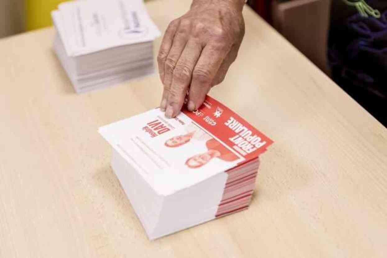 Voters at the ballot box for the second round of general elections in France! Measures against looting were taken in the capital
