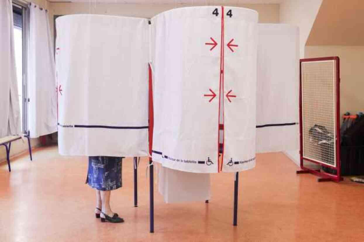 Voters at the ballot box for the second round of general elections in France! Measures against looting were taken in the capital