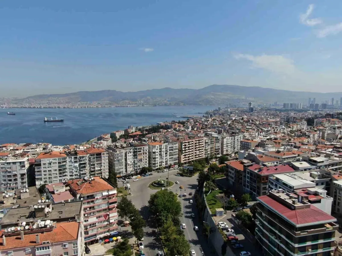 İzmir'de Kentsel Dönüşüm Çalışmaları Hızlandırılmalı