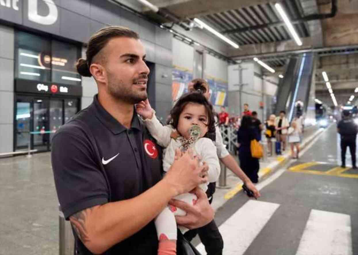 A MİLLİ TAKIM İstanbul'a döndü mü? A MİLLİ TAKIMINDAN İLK KARELER