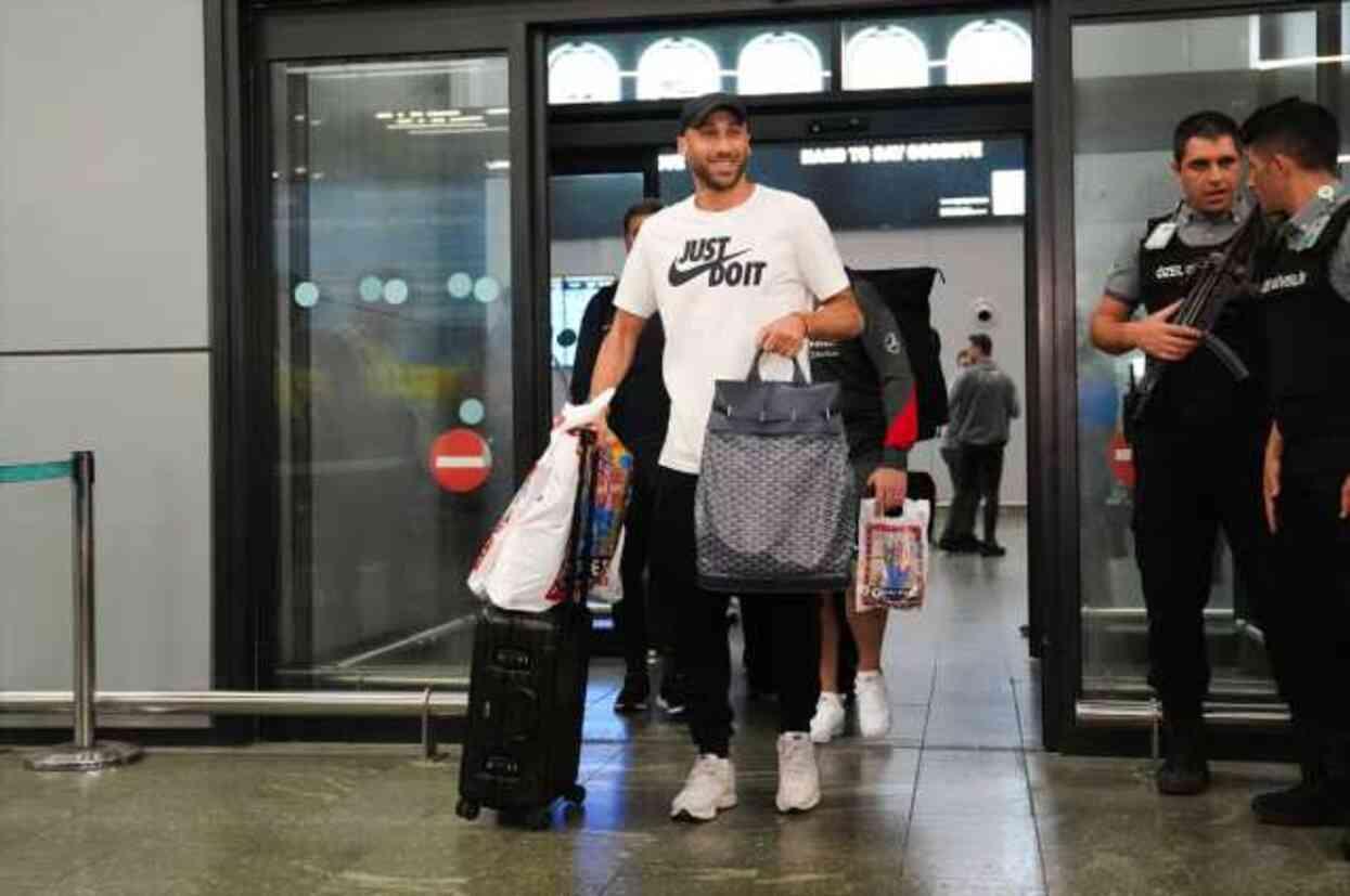 A MİLLİ TAKIM İstanbul'a döndü mü? A MİLLİ TAKIMINDAN İLK KARELER