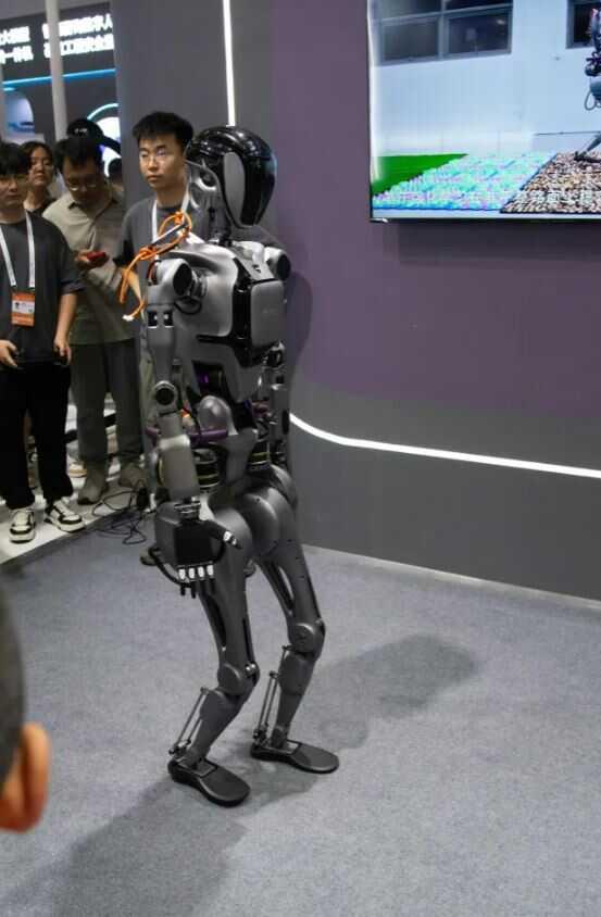 China introduces the world's first 'emotional' robot that can exhibit 'human-like behaviors' and 'feel happy, sad, angry'