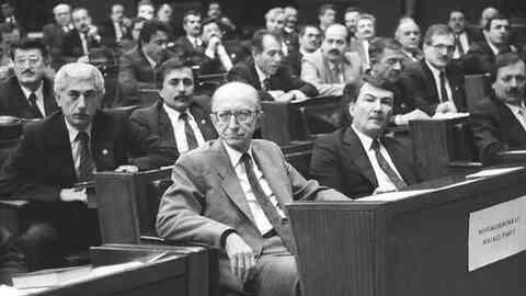 Sosyal Demokrat Halkçı Parti nedir? Sosyal Demokrat Halkçı Parti neden kapatıldı, siyasi görüşü ne? Sosyal Demokrat Halkçı Parti nedir? Sosyal Demokrat Halkçı Parti neden kapatıldı, siyasi görüşü ne?