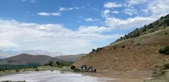 Erzincan'da sağanak ve dolu nedeniyle turistik tesisler su altında kaldı