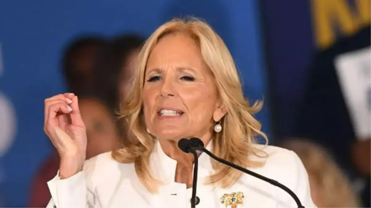 Jill Biden, kendisine kocası Biden'ın çekilmesi çağrısında bulunan Demokrat vekiller hakkında soru soran gazetecileri azarladı