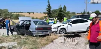 Kütahya'da trafik kazası: 1 ölü, 2 yaralı