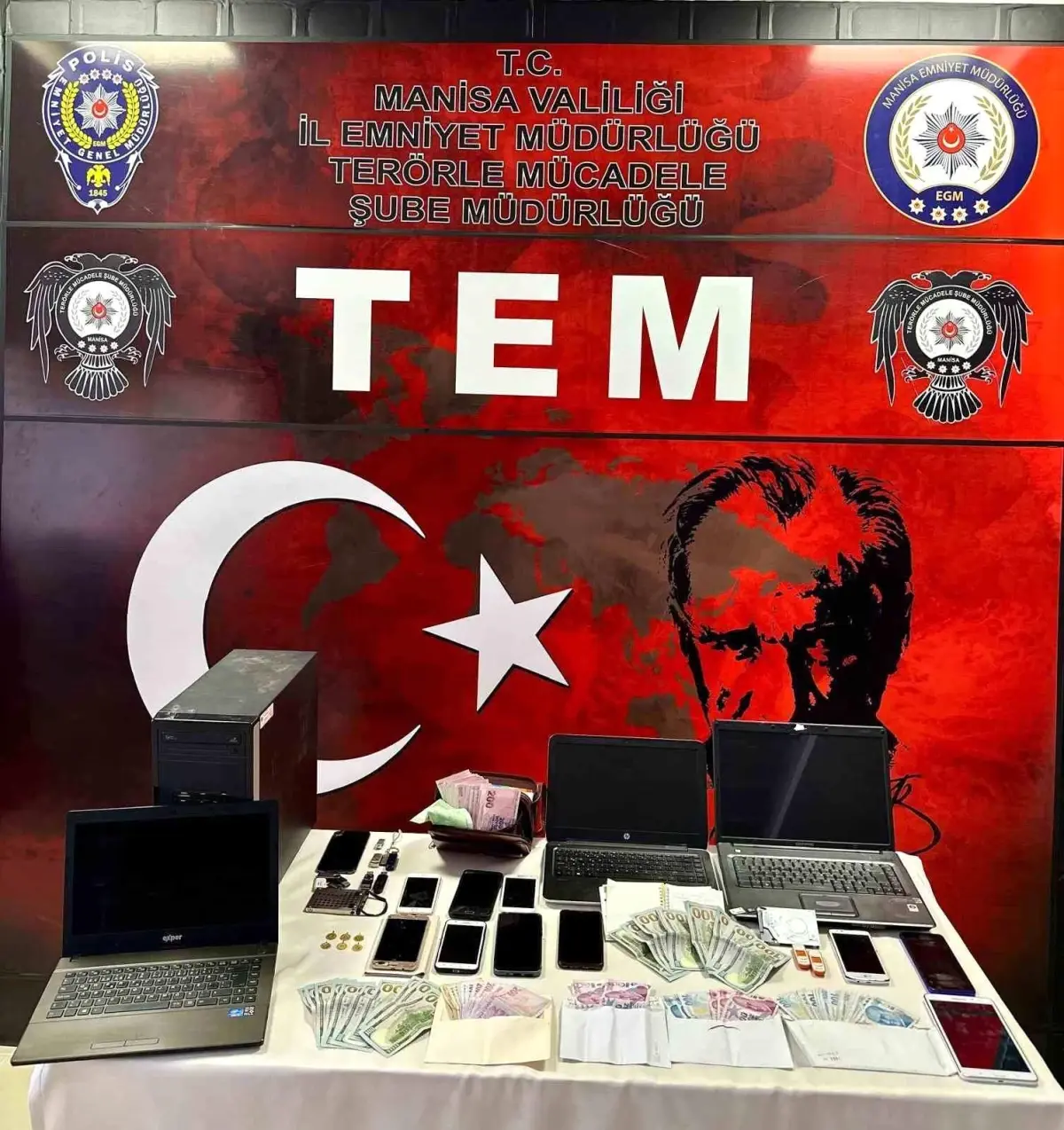 Manisa, Bursa ve İzmir'de FETÖ operasyonu: 9 gözaltı