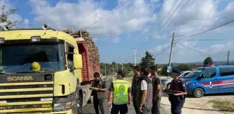 Bilecik'te Orman Emvali Taşıyan Araçlara Yol Kontrolü