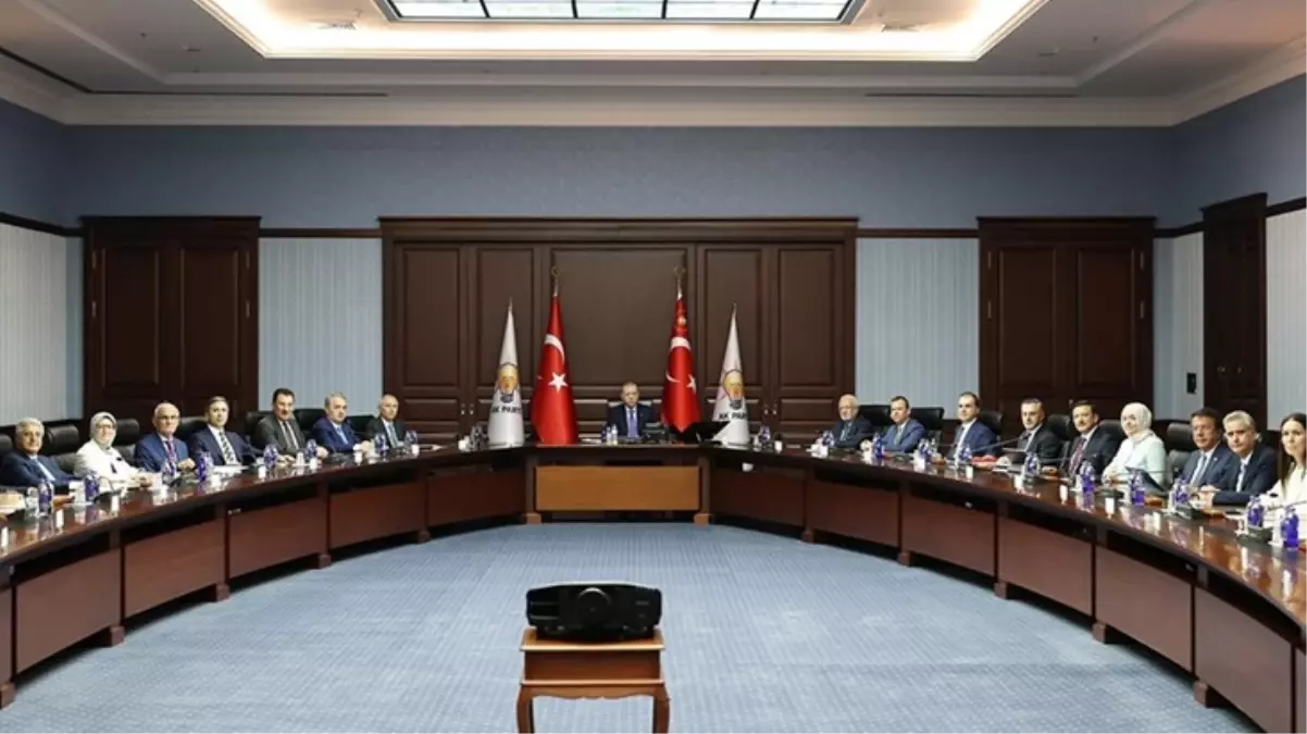 AK Parti Kadın Kolları, 3 çocuklu annelere asgari ücret kadar destek verilmesini istedi