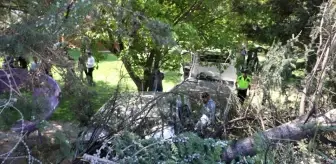 Tokat'ta İl Emniyet Müdürlüğü bahçesine araç düştü, sürücü yaralandı