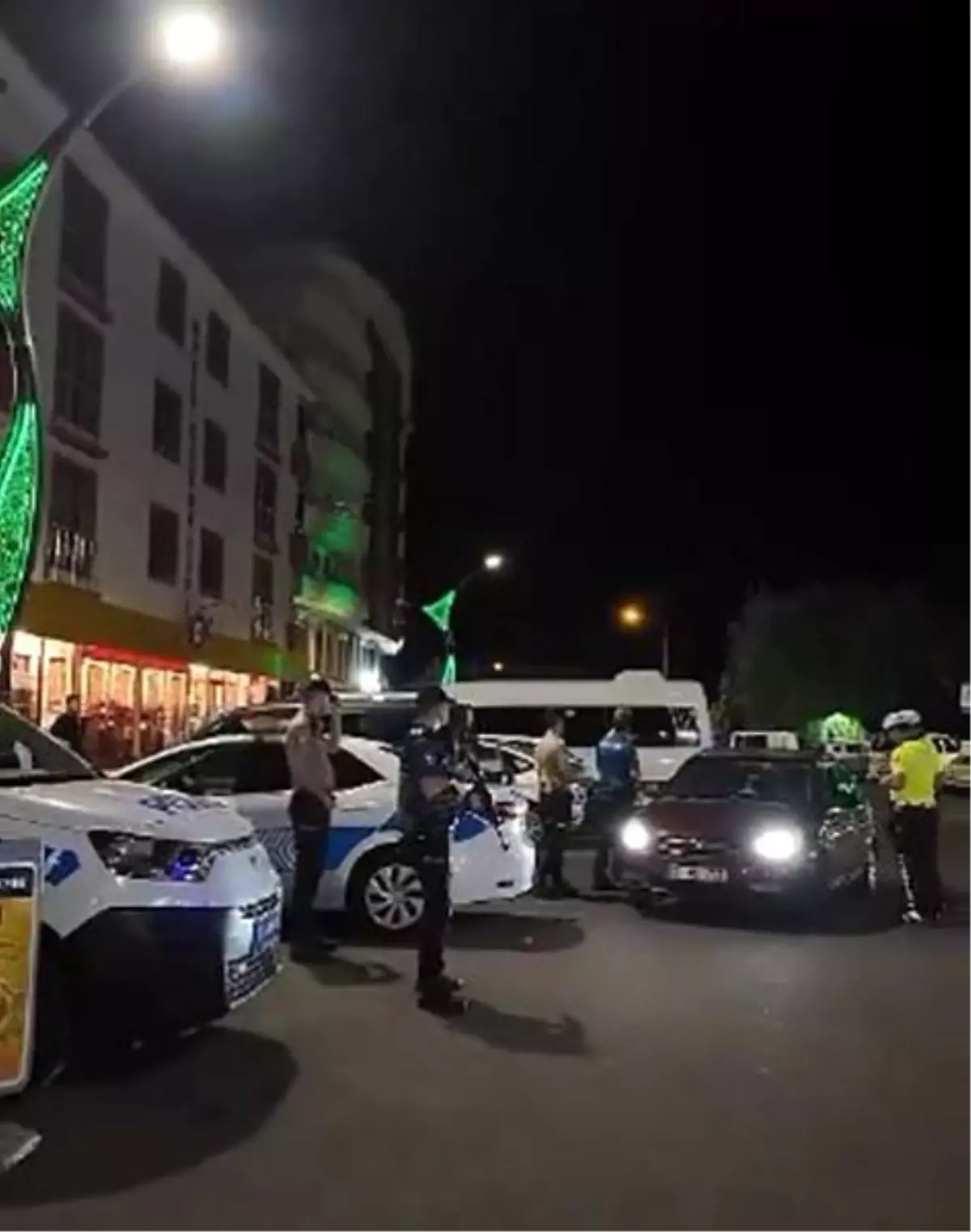 Bingöl İl Emniyet Müdürlüğü Huzurlu Sokaklar Uygulamasında 3 Aranan Şahıs Yakalandı