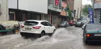 Bursa'da Sağanak Yağış Hayatı Olumsuz Etkiledi