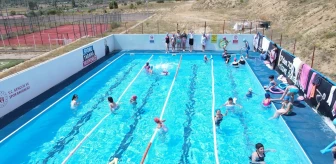 Gümüşhane'de Çocuklar Portatif Yüzme Havuzlarında Eğitim Alıyor