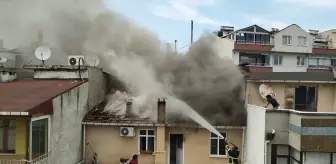 Sinop'un Gerze ilçesinde çatı katında çıkan yangın hasara neden oldu