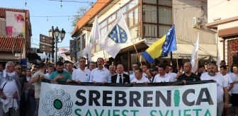 Kuzey Makedonya'da Srebrenitsa Soykırımı Anısına Yürüyüş Düzenlendi