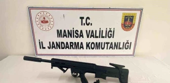 Manisa'da suç örgütüne operasyon: Çok sayıda silah ele geçirildi