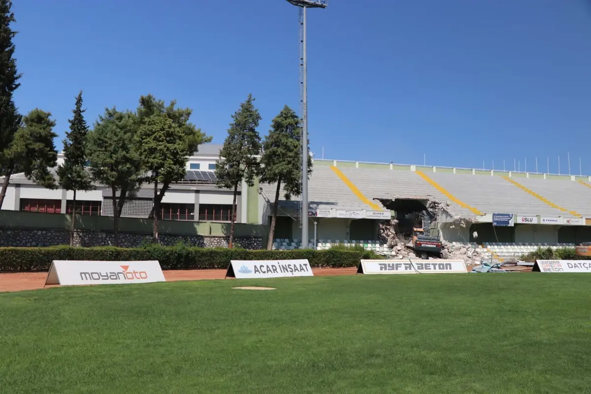 Muğla Atatürk Stadı'nda Yenileme Çalışmaları Başladı
