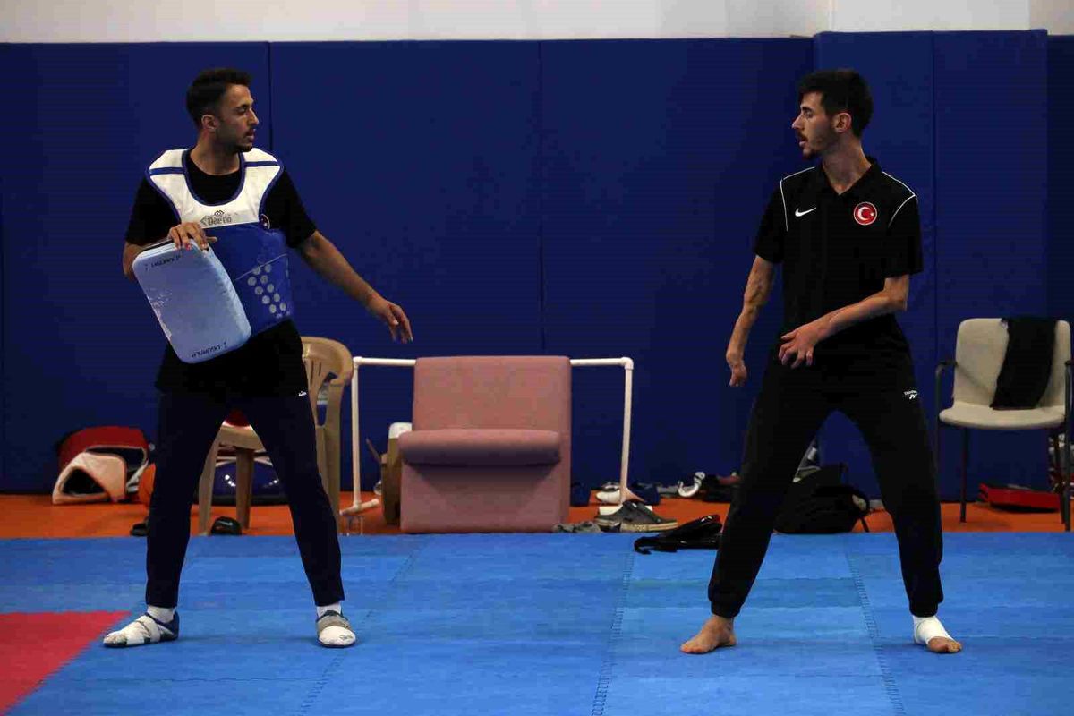 Para Taekwondoya Fizyoterapistinin Önerisiyle Başlayan Milli Sporcu Mahmut Bozteke, Paris 2024 Paralimpik Oyunları İçin Çalışıyor