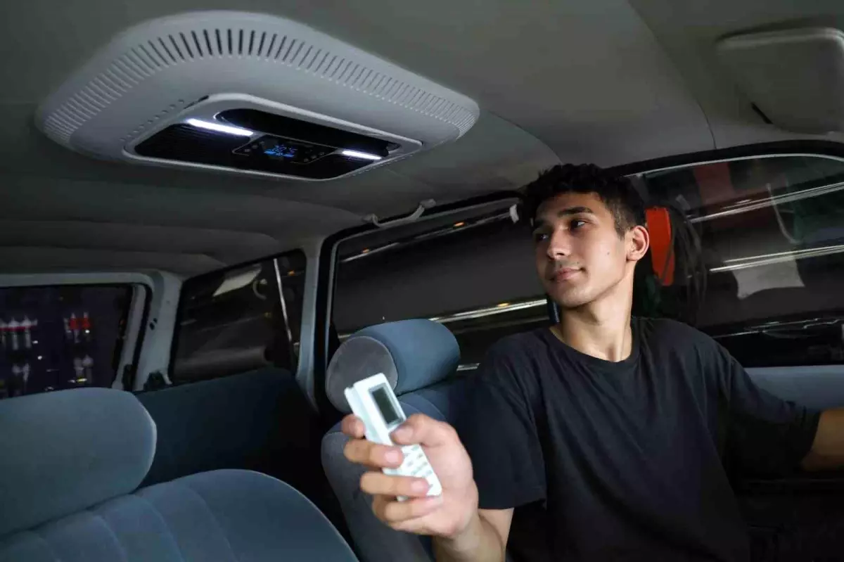 Adana'da Eski Model Araçlara Ev Tipi Klima Takılıyor