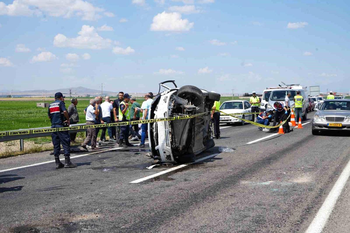 Niğde Kayseri yolu 25. kilometrede trafik kazası: 2 ölü, 2 yaralı