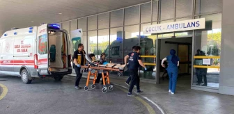 Kandıra'da Denizde Boğulma Tehlikesi Geçiren 2 Genç Hastaneye Kaldırıldı