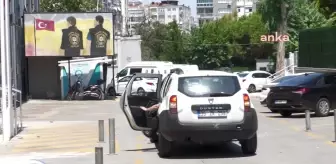 İzmir'de sağanak yağış sonucu elektrik akımına kapılan 2 kişi hayatını kaybetti