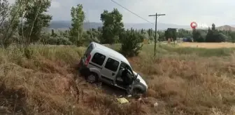 Kontrolden çıkan hafif ticari araç şarampole uçtu: 3 yaralı