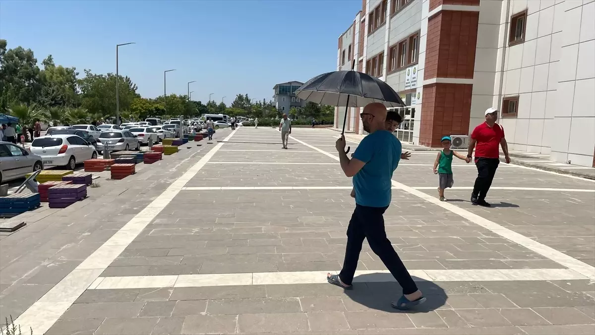 Şanlıurfa'da Sıcak Hava Etkisini Gösteriyor
