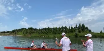 Zonguldak'ta farklı meslek gruplarından kişiler kürek sporuyla tanışıyor