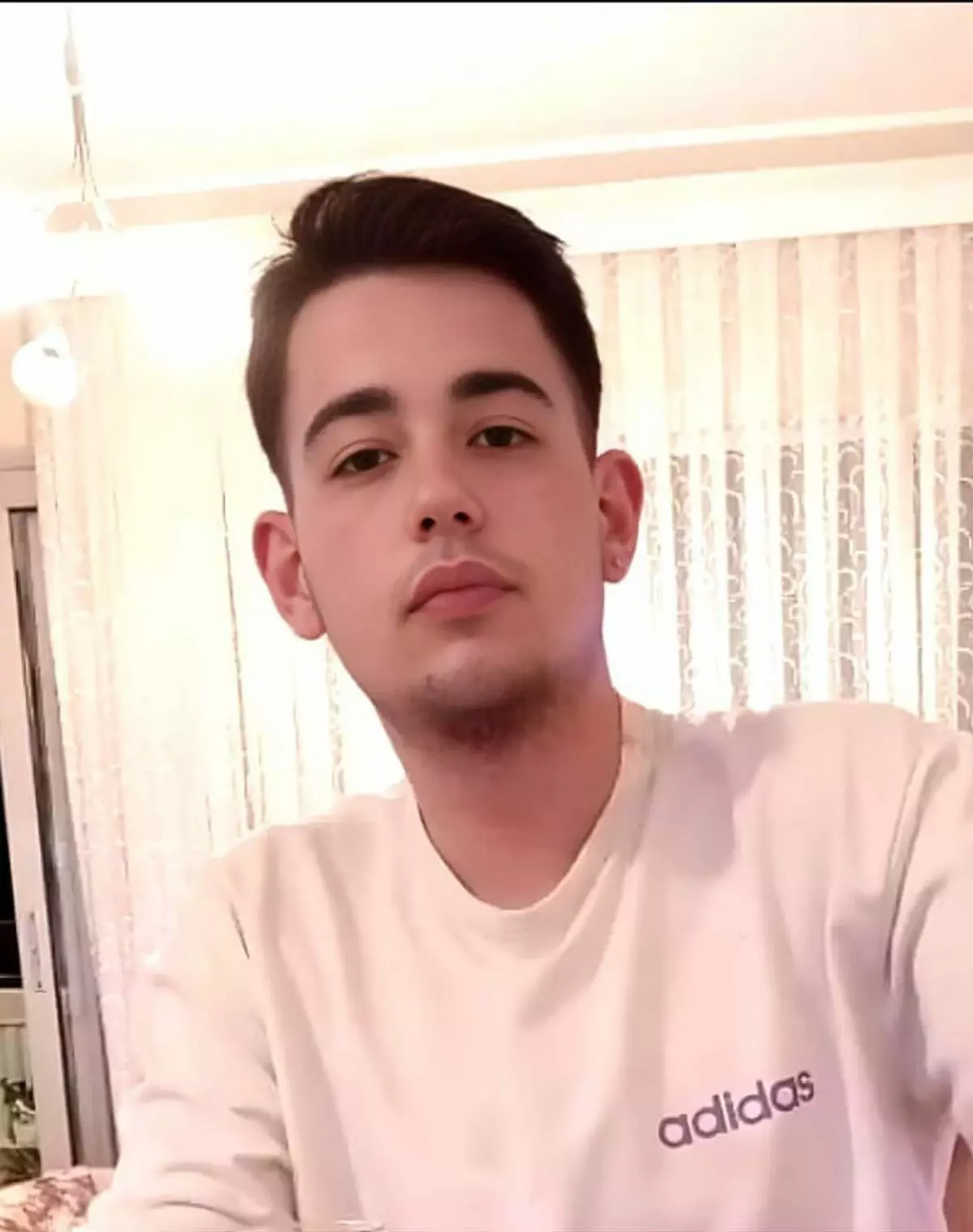 Çeşme'de kaybolan gençten 1 yıldır haber alınamıyor