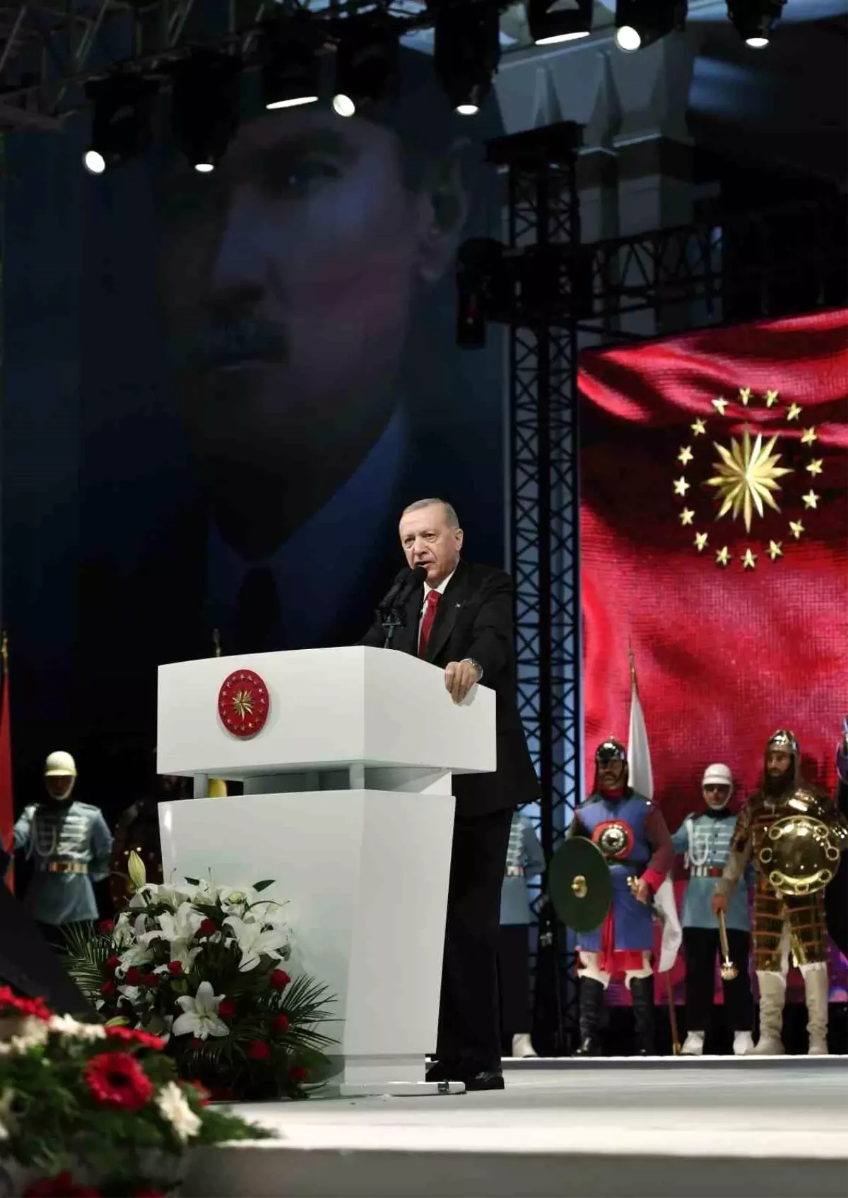 Cumhurbaşkanı Erdoğan: FETÖ'cü alçaklar tarihimizi kara bir leke olarak geçtiler