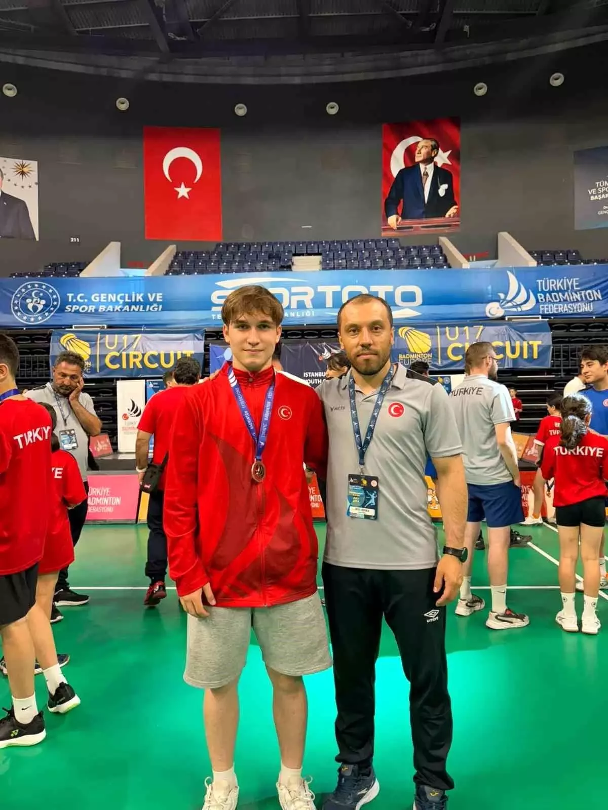 Kayserili Sporcu Hasan Can Arslan İstanbul U17 Open 2024 Badminton Turnuvası'nda Bronz Madalya Kazandı