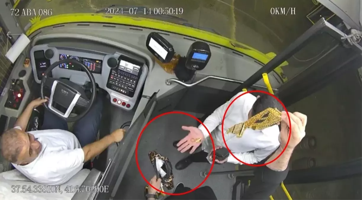 Otobüs Şoförü Unutulan Altın ve Parayı Sahibine Teslim Etti