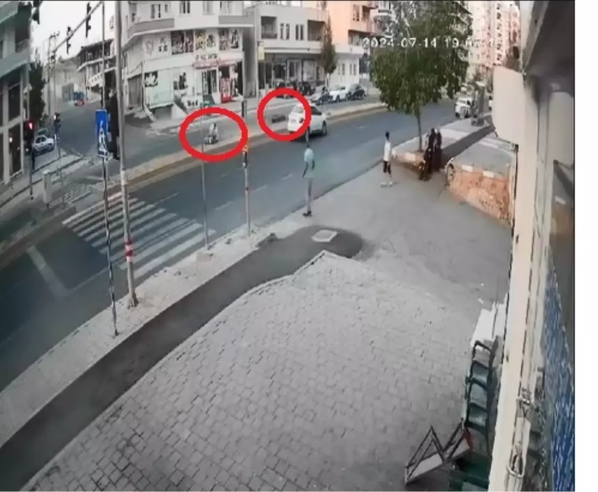 Mardin'de motosiklet kazası kamerada