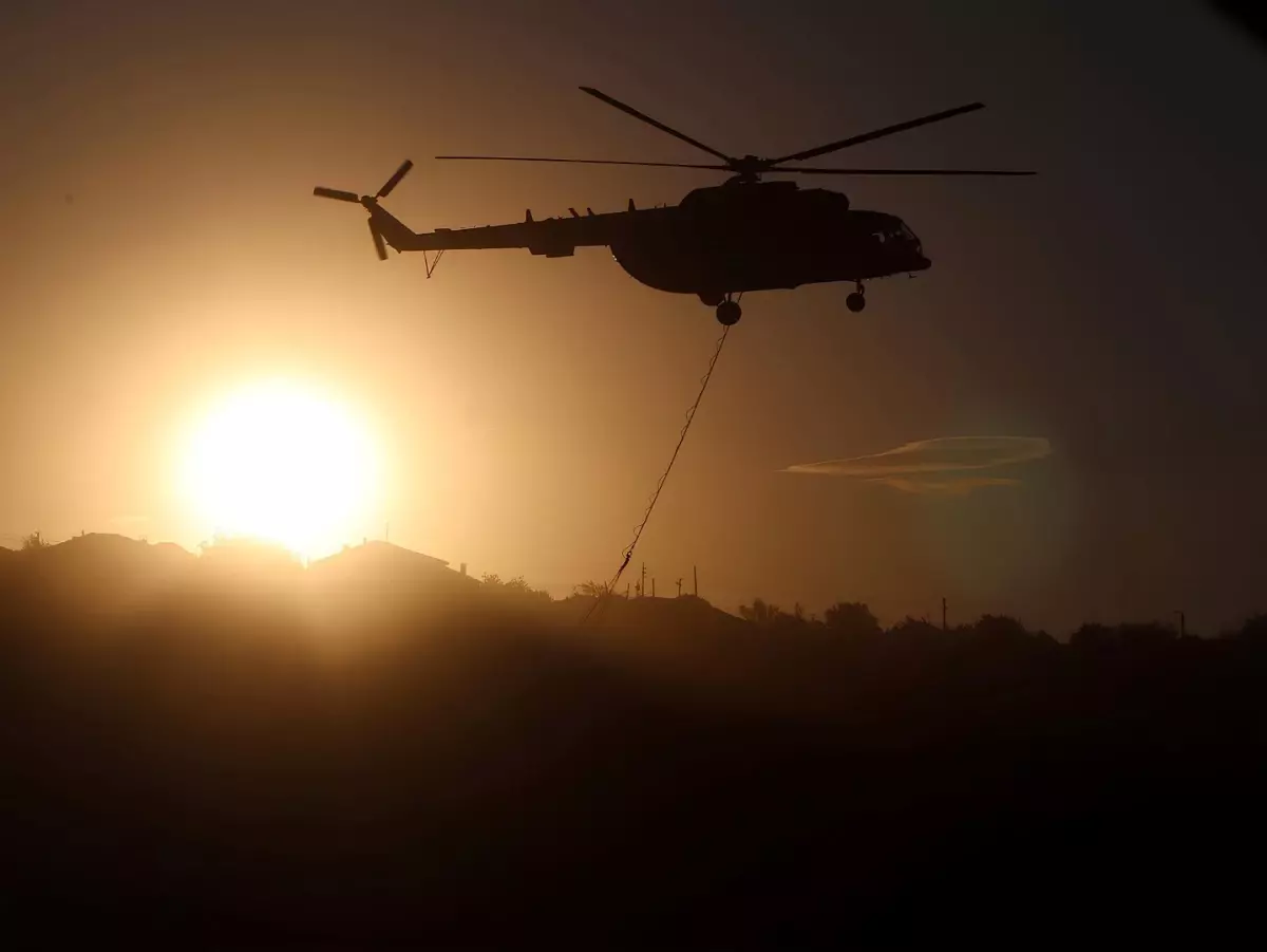 Manisa'da Orman Yangını: Yüzlerce Hektar Alan Yandı, 2 Mahalle Tahliye Edildi