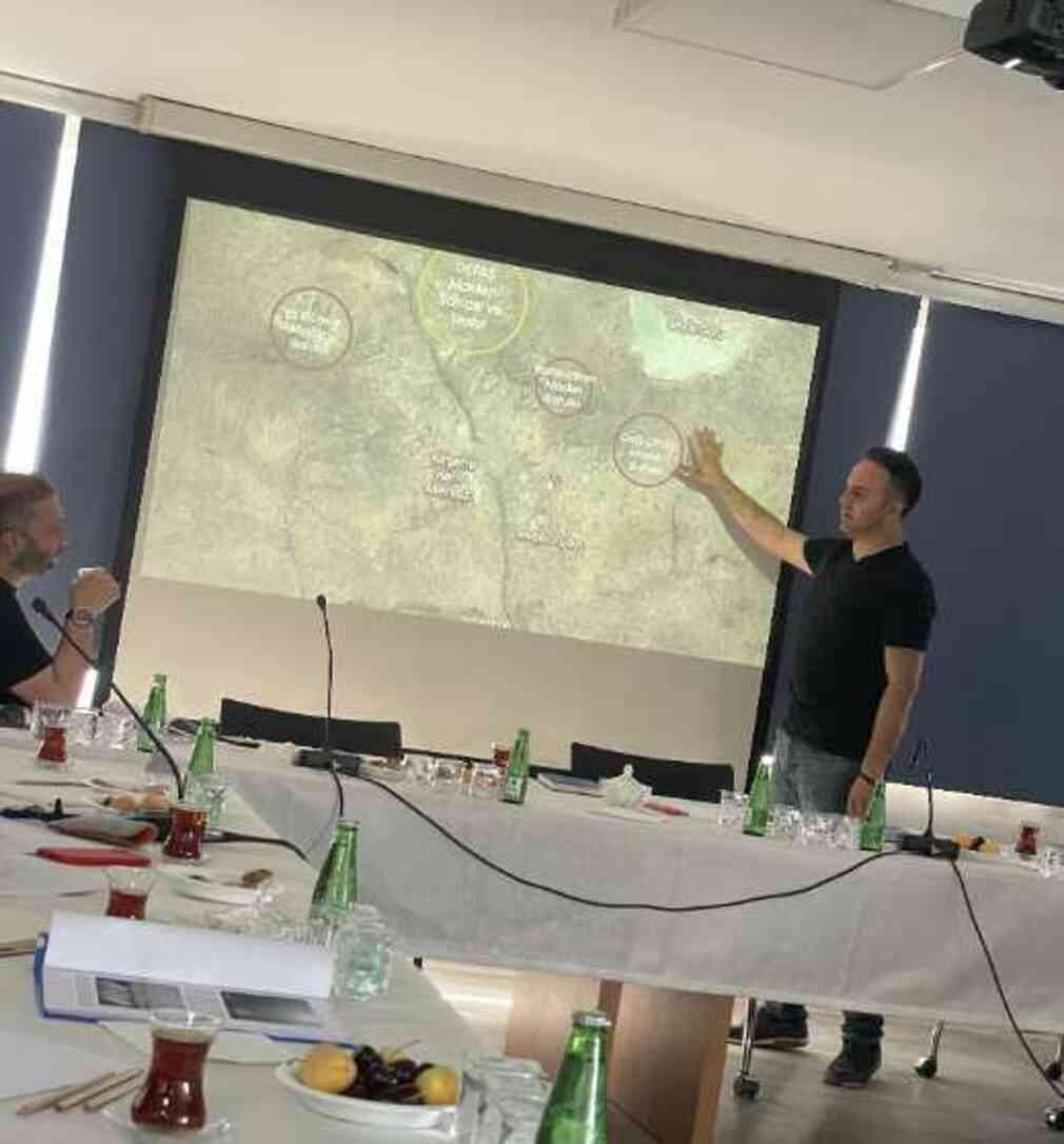 Ankara'daki mimar ve mühendis odalarından 'altın madeni' konusunda Kırşehir Belediye Başkanı Ekicioğlu'na destek Ankara'daki mimar ve mühendis odalarından 'altın madeni' konusunda Kırşehir Belediye Başkanı Ekicioğlu'na destek