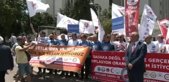 Kamu Çalışanları ve Emekliler Maaş Zammını Protesto Etti