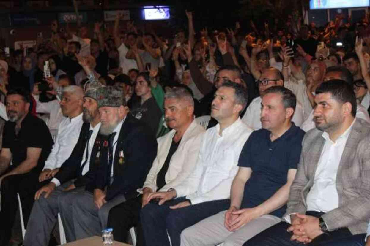 ŞEGAFED Sultanbeyli İlçe Başkanlığı'nın 15 Temmuz programına binlerce kişi katıldı ŞEGAFED Sultanbeyli İlçe Başkanlığı'nın 15 Temmuz programına binlerce kişi katıldı