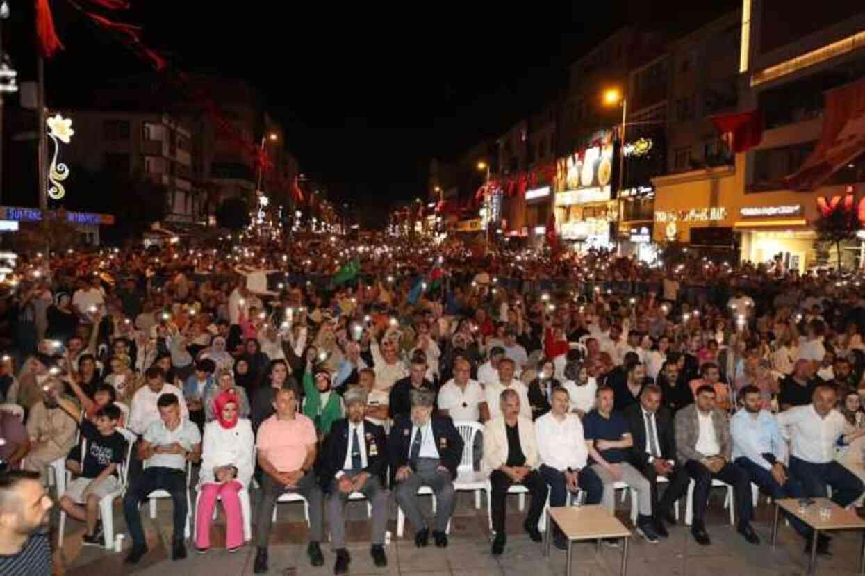 ŞEGAFED Sultanbeyli İlçe Başkanlığı'nın 15 Temmuz programına binlerce kişi katıldı ŞEGAFED Sultanbeyli İlçe Başkanlığı'nın 15 Temmuz programına binlerce kişi katıldı