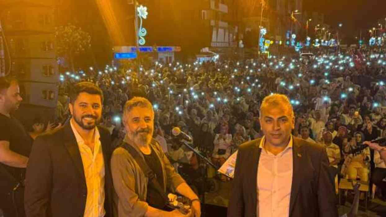 ŞEGAFED Sultanbeyli İlçe Başkanlığı'nın 15 Temmuz programına binlerce kişi katıldı ŞEGAFED Sultanbeyli İlçe Başkanlığı'nın 15 Temmuz programına binlerce kişi katıldı