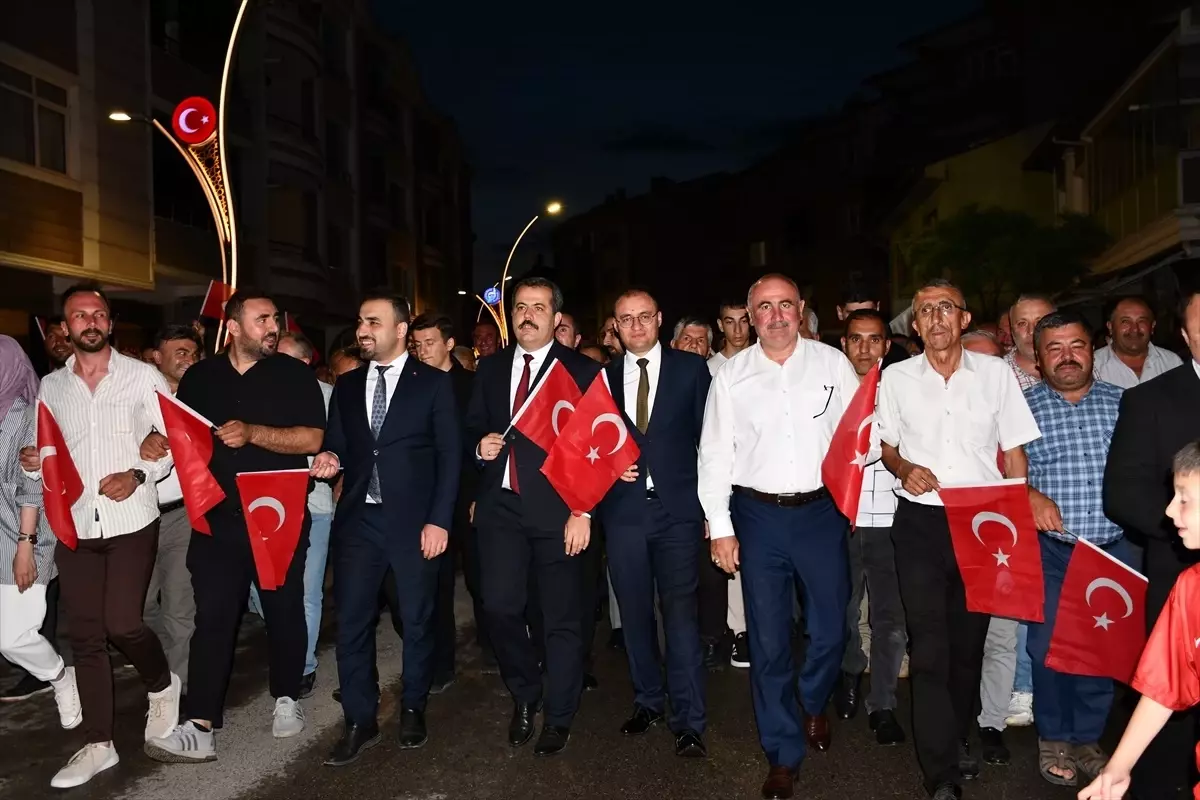 Vezirköprü'de 15 Temmuz Demokrasi ve Milli Birlik Günü Yürüyüşü Düzenlendi