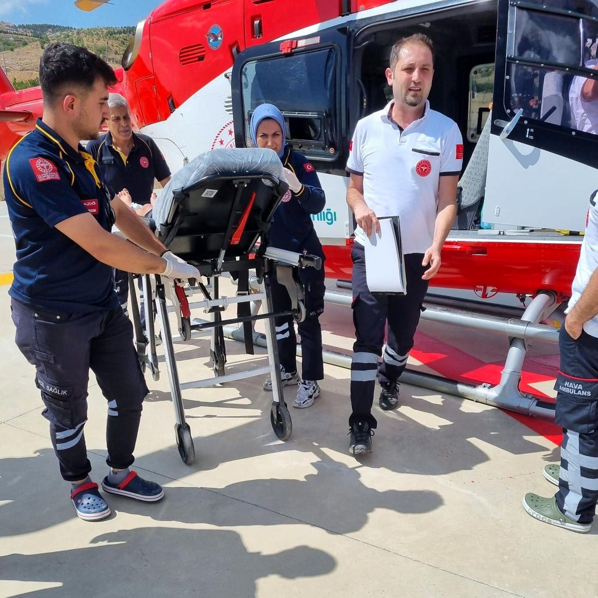 Şırnak'ta yılan sokması sonucu zehirlenen 10 yaşındaki çocuk Elazığ'a sevk edildi