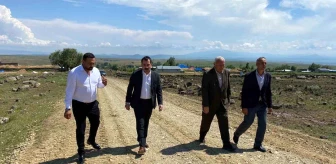 Arpaçay'da köy yolları sıcak asfalt oluyor