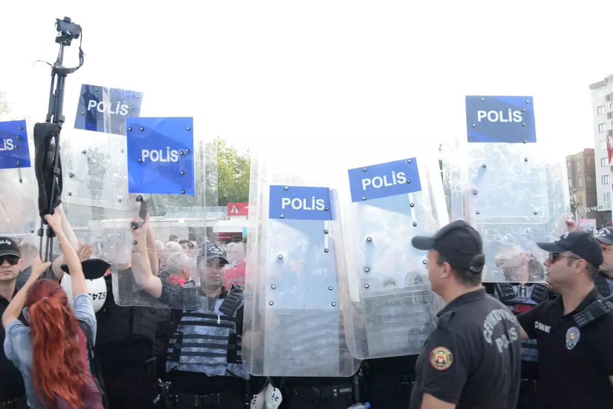 Diyarbakır'da TSK'ya yönelik basın açıklaması engellendi