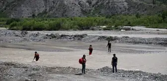 Erzurum'da heyelan sonucu kaybolan bebeği arama çalışmaları devam ediyor