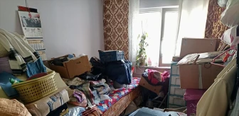 Eskişehir'de Bir Evden 4 Kamyon Atık Tahliye Edildi