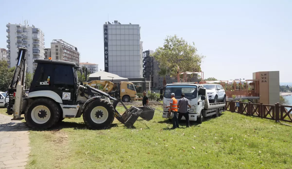 Antalya'da otel müşterileri için yapılan plaj ve asansör için yıkım kararı çıktı