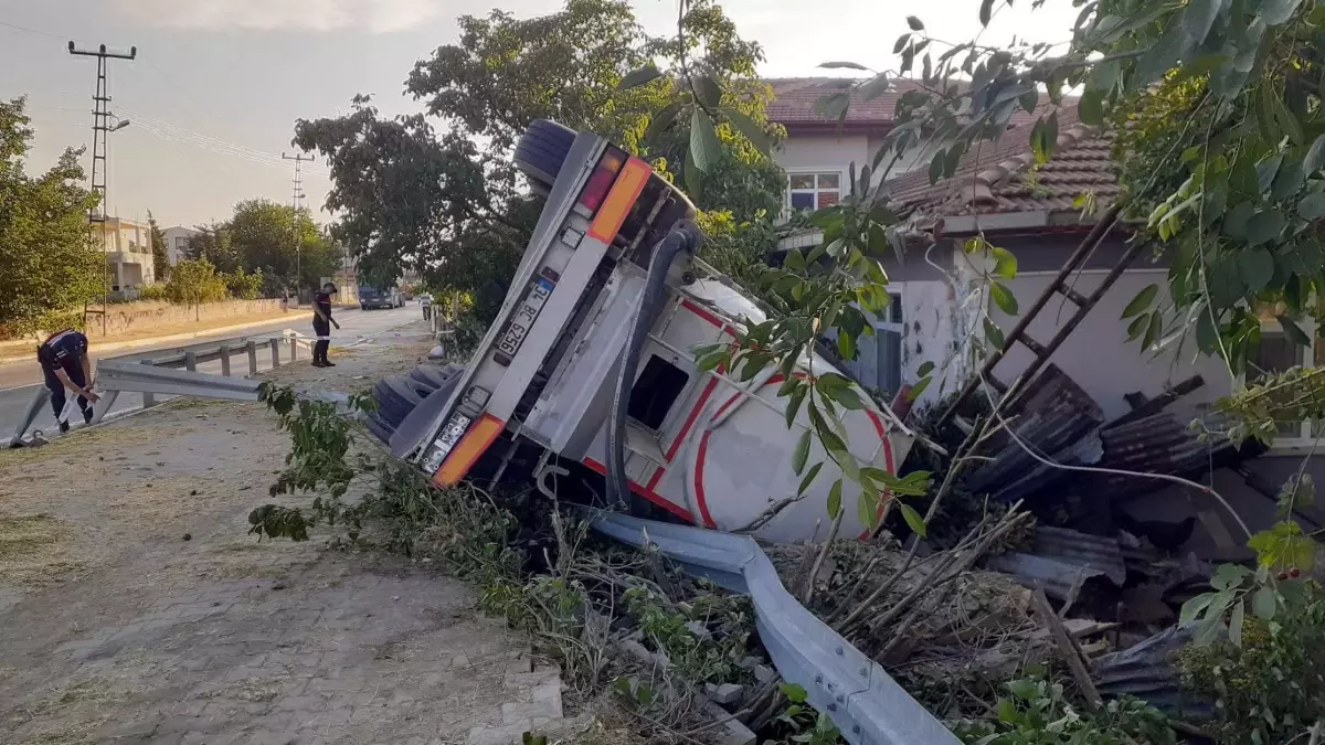 Tekirdağ'da tanker evin duvarına çarptı